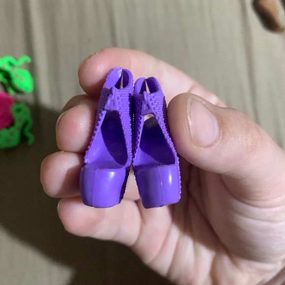 Venus, Clawdeen, Ghoulia, and Rochelle Replacement Parts, “Ghouls Night Out” - Picture 8 of 10